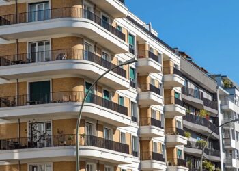 Ev Fiyatları Gerçekten Artıyor Mu?