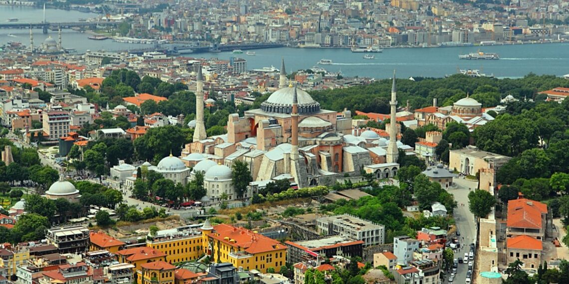 2025 Tarihe Geçti: Yabancıya Satış Dipte, Toplam Satış Rekorda, Nakit Alım Zirvede